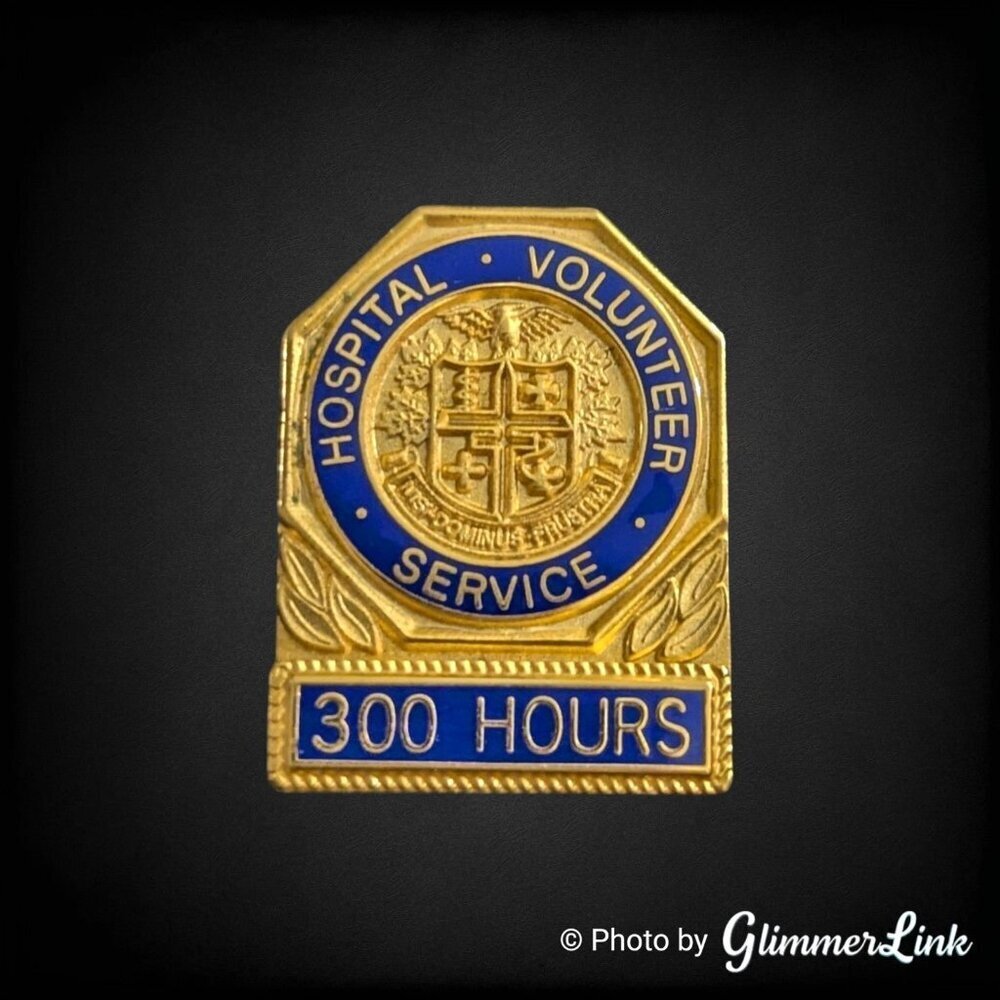 Vintage Hospital Volunteer Service Pin Blue Enamel Gold Tone 300 Hours Award